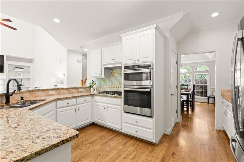 4425 Woodside Court Property Photo 12