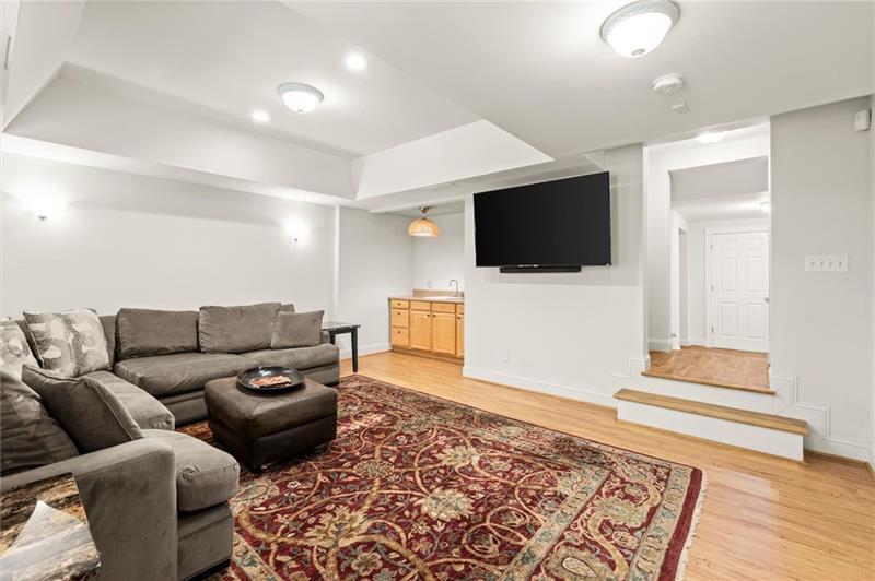 4425 Woodside Court Property Photo 30