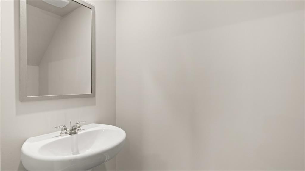 313 Tate Street Property Photo 18