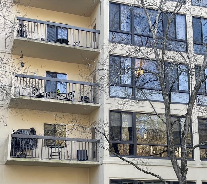 1800 Clairmont Lake Unit 223 Property Photo 1