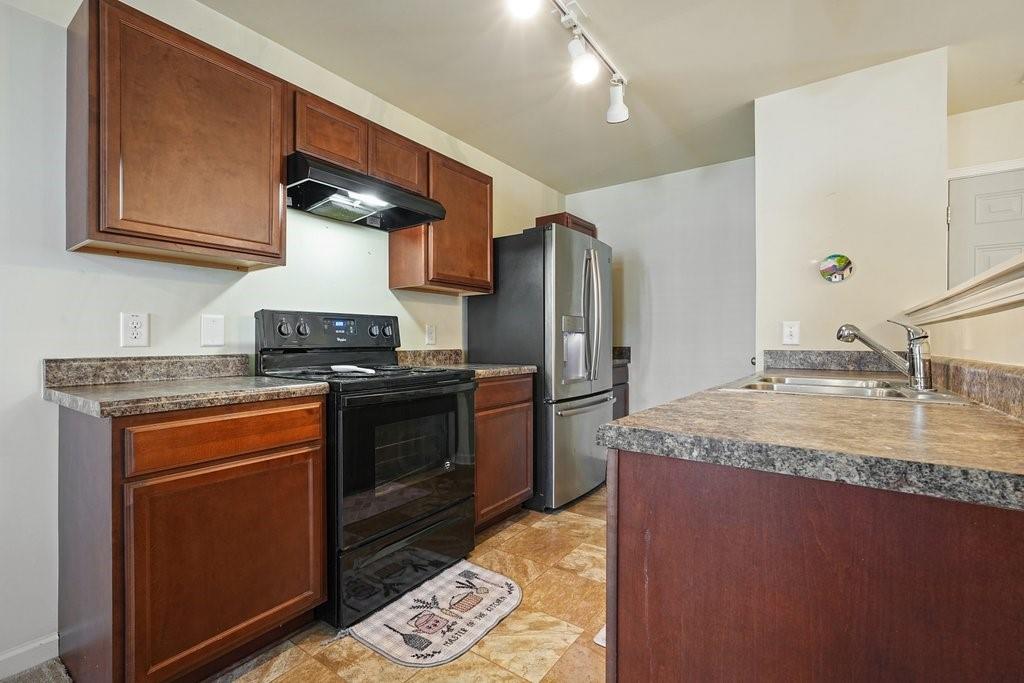 18 Oxford Lane Property Photo 10