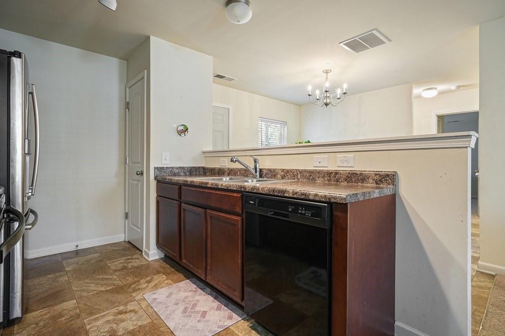 18 Oxford Lane Property Photo 11