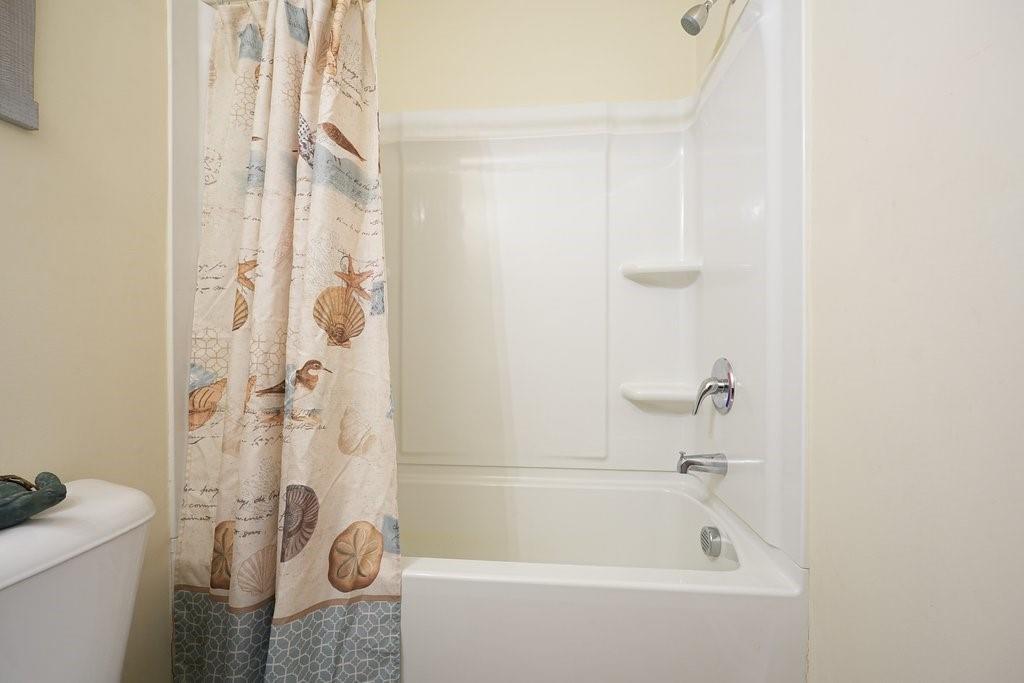 18 Oxford Lane Property Photo 19