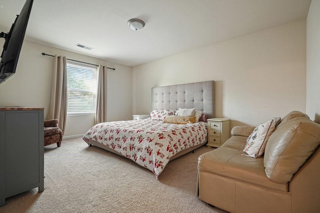 18 Oxford Lane Property Photo 22