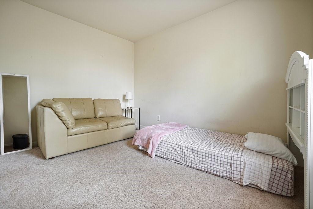 18 Oxford Lane Property Photo 26