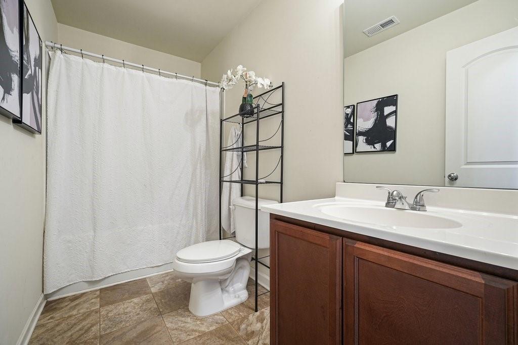 18 Oxford Lane Property Photo 27