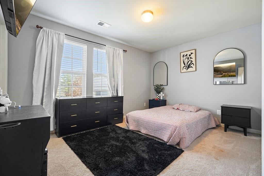18 Oxford Lane Property Photo 28