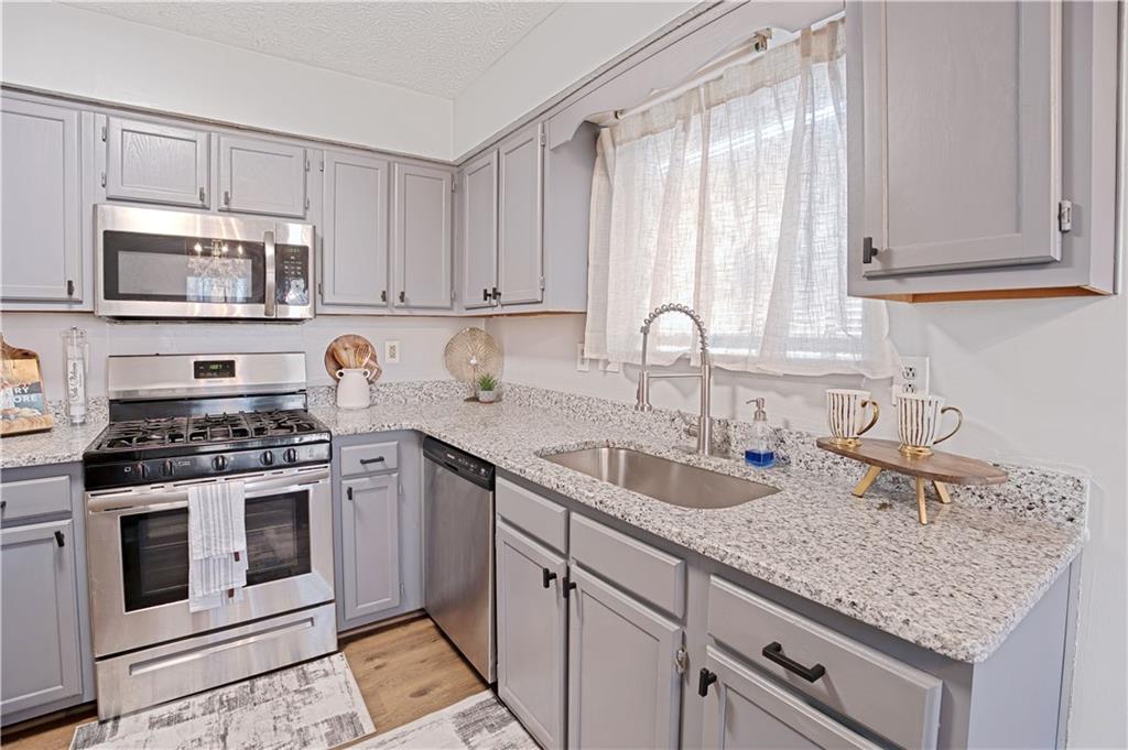 1528 Carriage Lane Property Photo 10