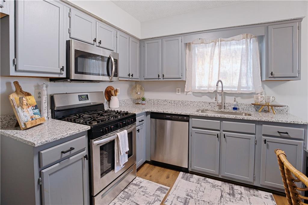 1528 Carriage Lane Property Photo 13