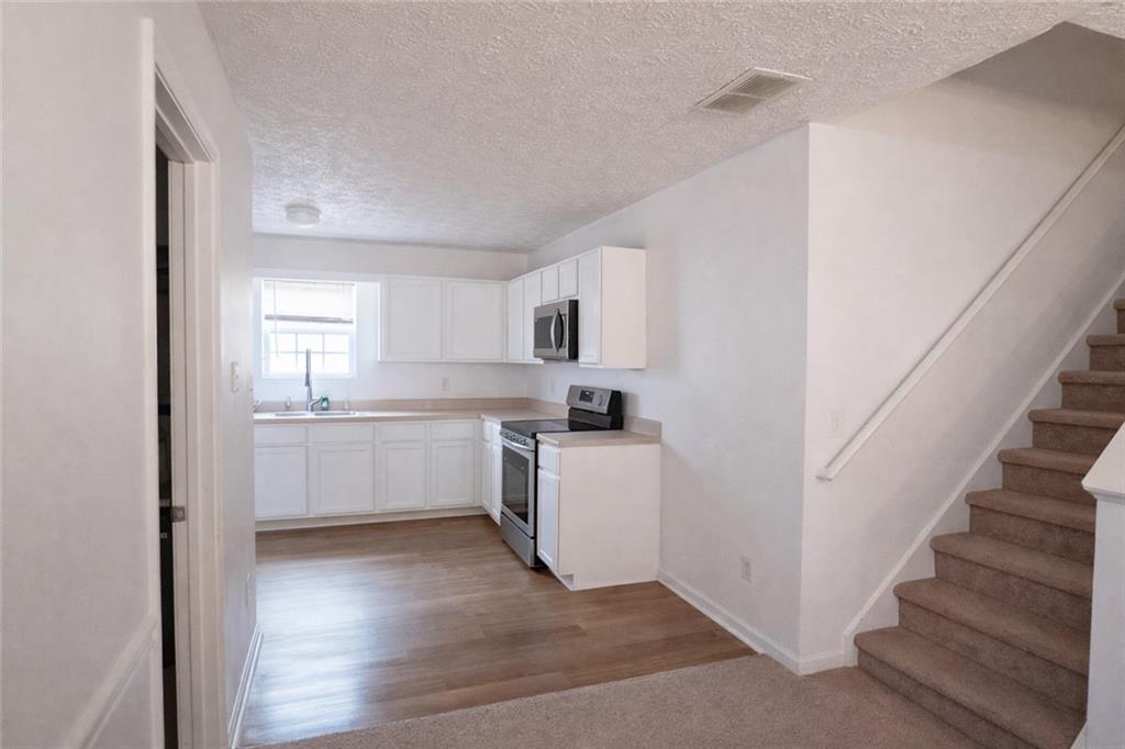 10941 Station Drive Property Photo 5