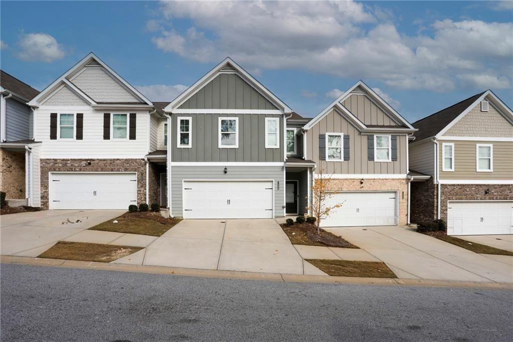 7488 Knoll Hollow Road Property Photo 1