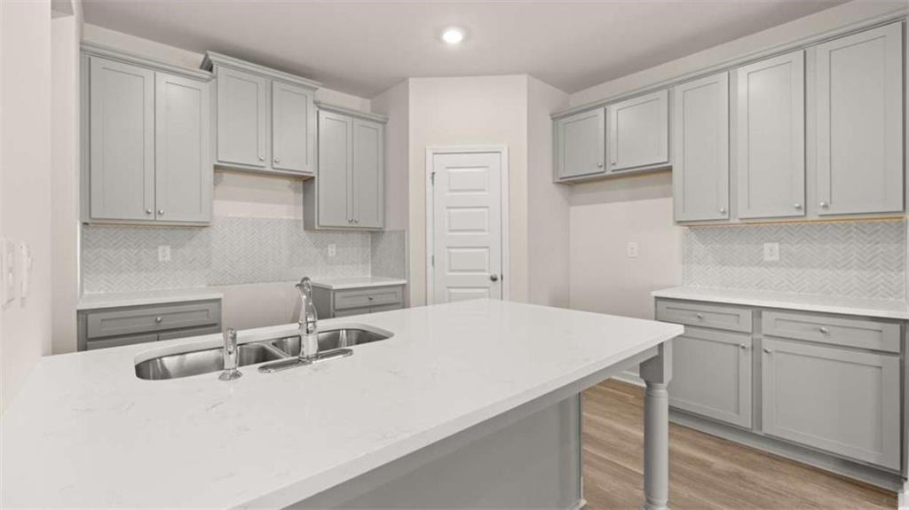 319 Tate Street Property Photo 13