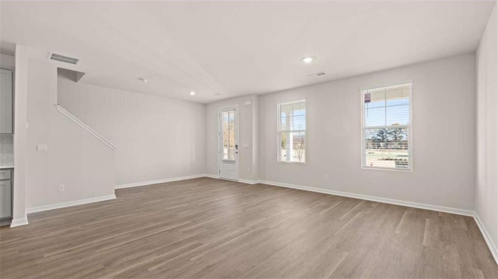 319 Tate Street Property Photo 18