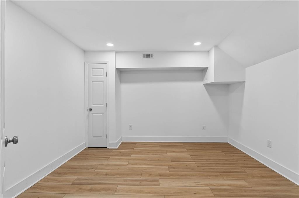 1939 Brannen Road Se Property Photo 21