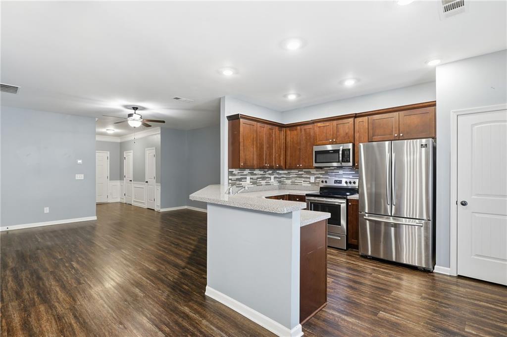 112 Spring Way Square Property Photo 6