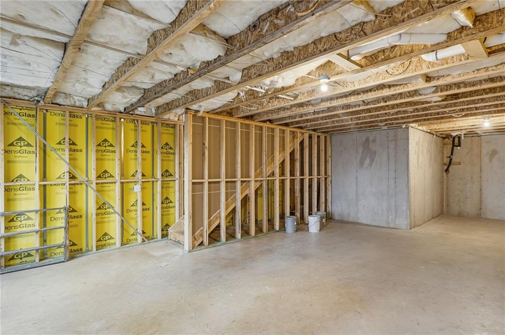 112 Spring Way Square Property Photo 27