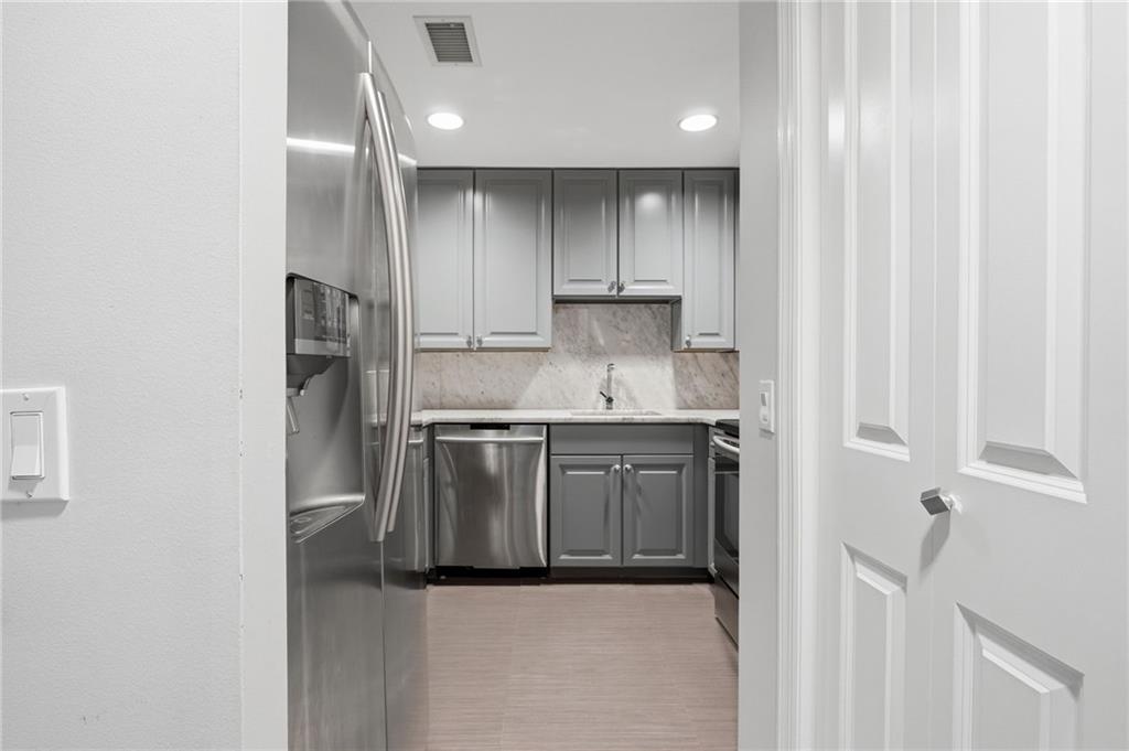 195 14th Street Ne Unit 312 Property Photo 19