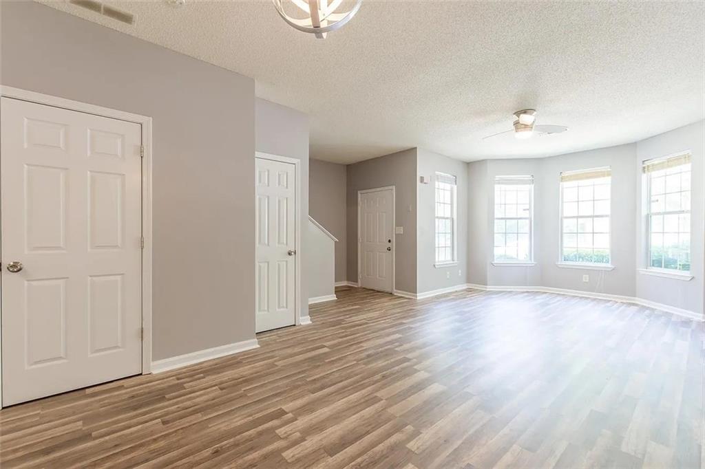 6708 Sunset Hills Boulevard Property Photo 3