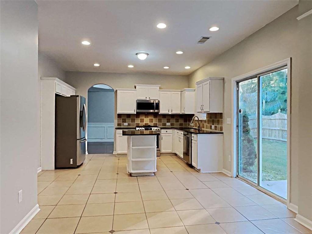 590 Simonton Crest Drive Property Photo 3