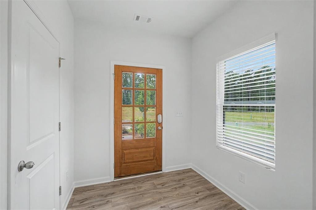 2042 Linda Drive Sw Property Photo 8