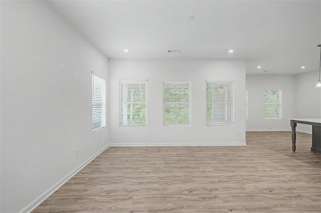 2042 Linda Drive Sw Property Photo 10