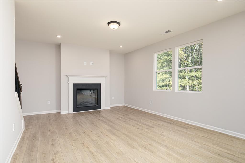371 Jasmine Woods Drive Property Photo 10