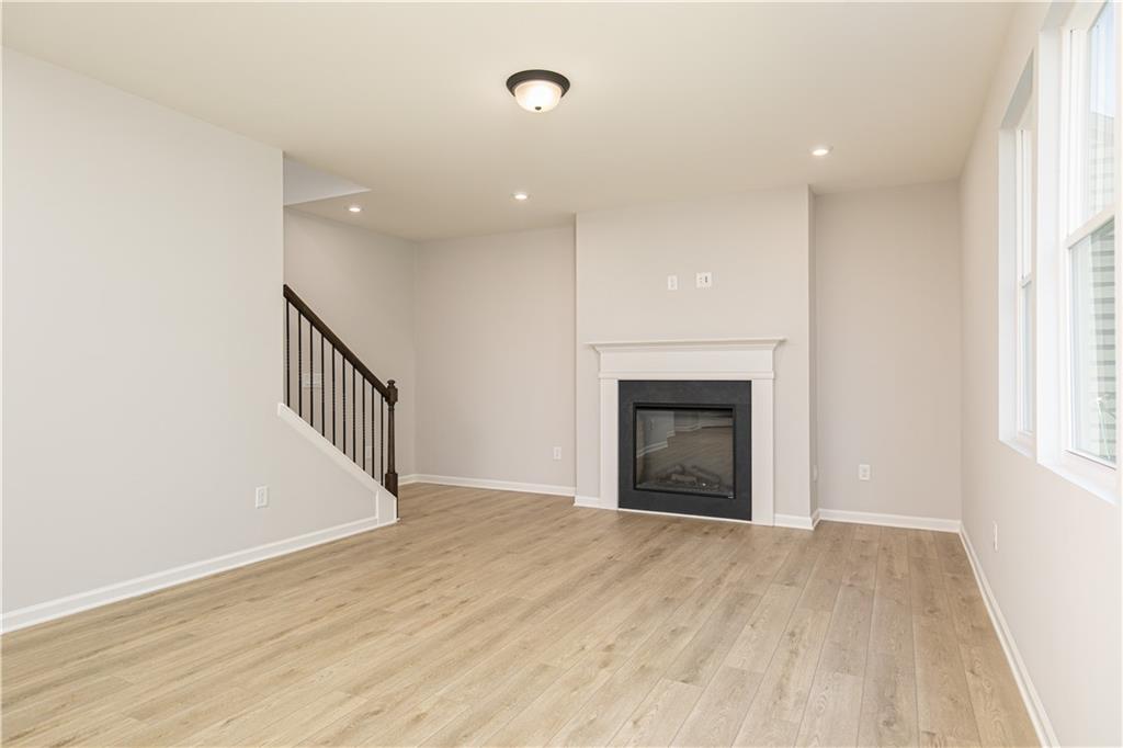 371 Jasmine Woods Drive Property Photo 12