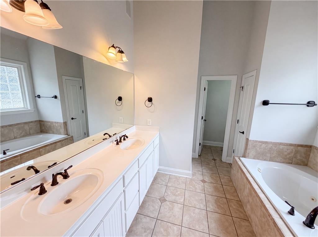 212 Westwind Drive Property Photo 14