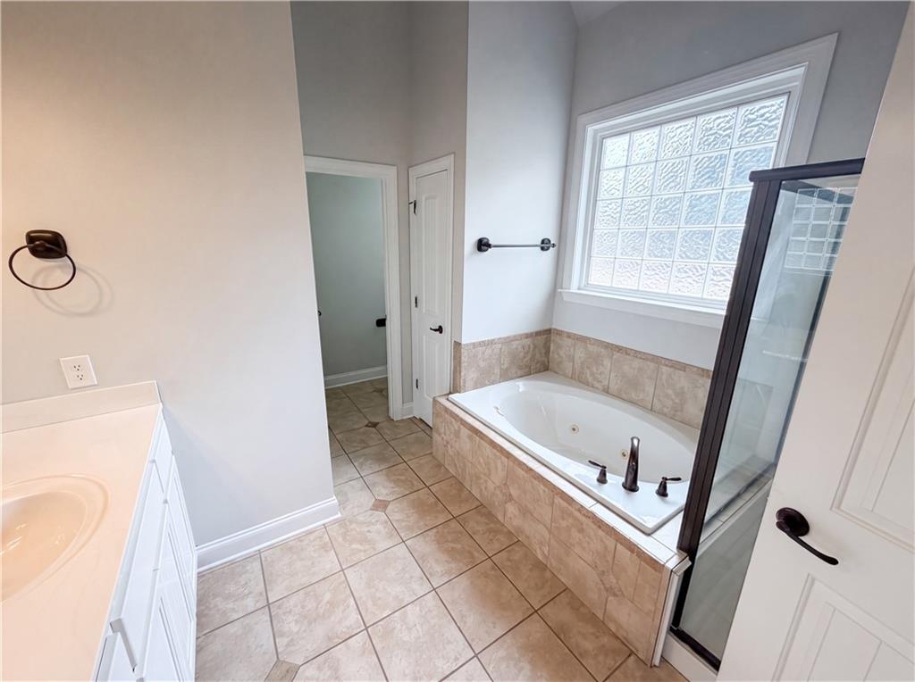 212 Westwind Drive Property Photo 15