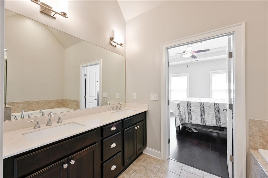 2177 Parkside Glen View Property Photo 14