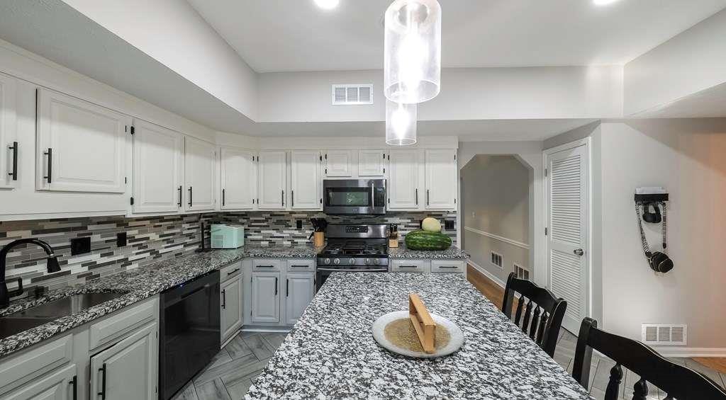1928 Stonewood Drive Property Photo 24