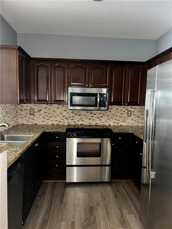 1502 River Green Drive Nw Property Photo 1