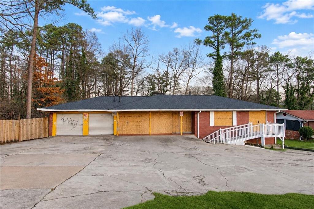 5195 Austell Road Property Photo 2