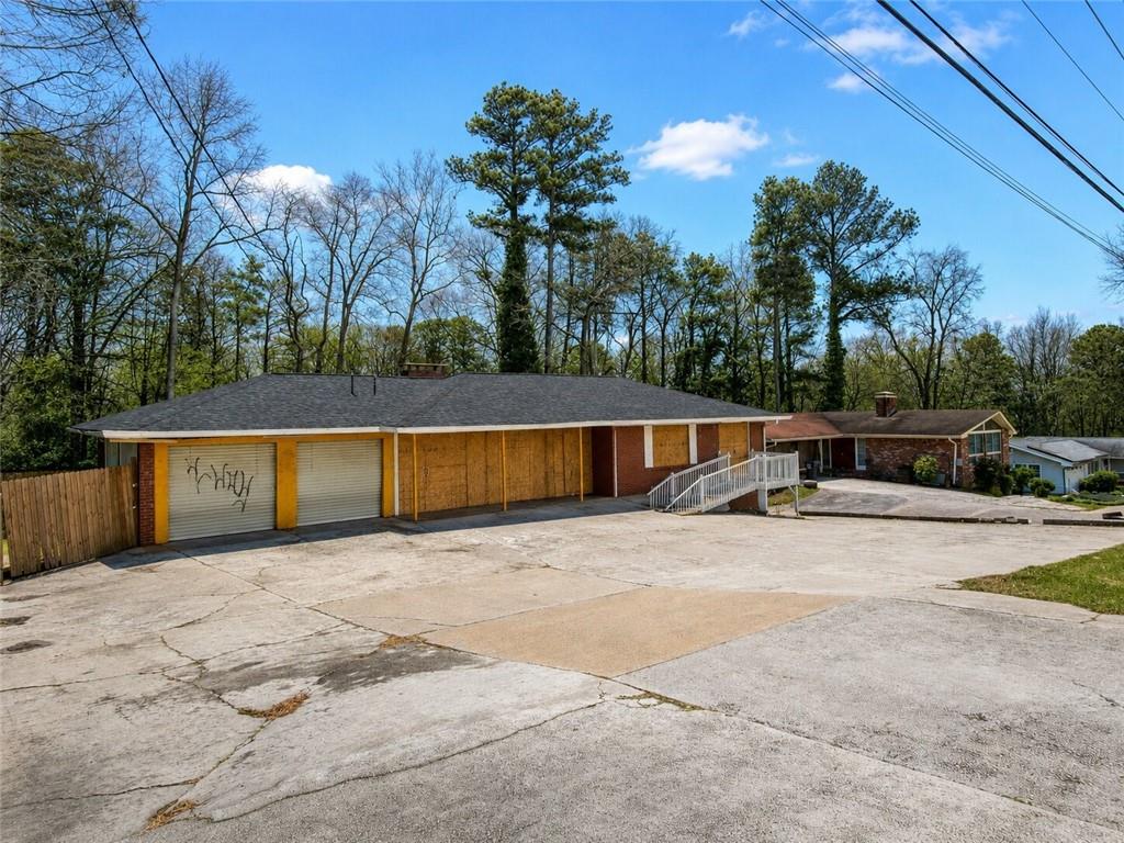 5195 Austell Road Property Photo 3