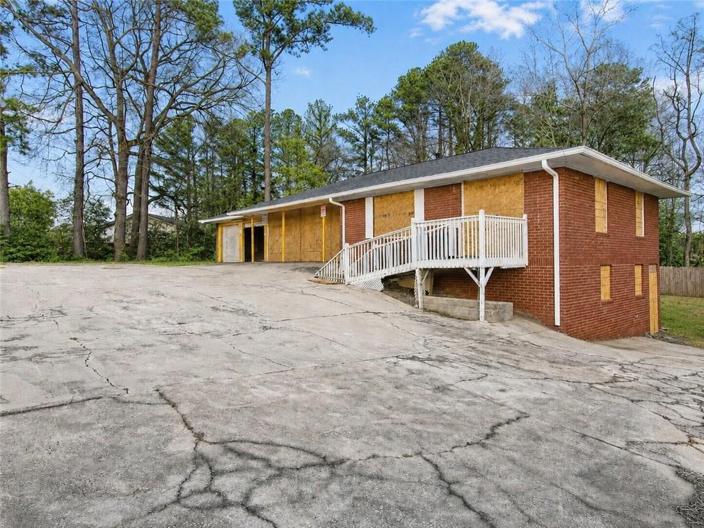 5195 Austell Road Property Photo 4