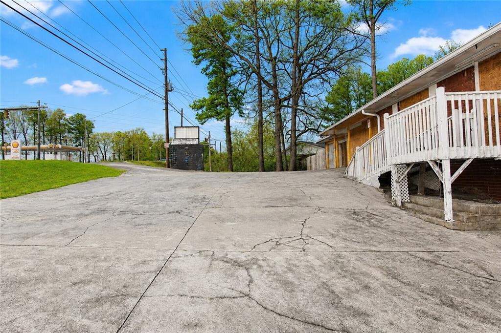 5195 Austell Road Property Photo 7