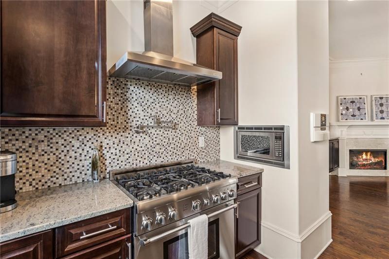 629 Boulevard Ne Property Photo 1