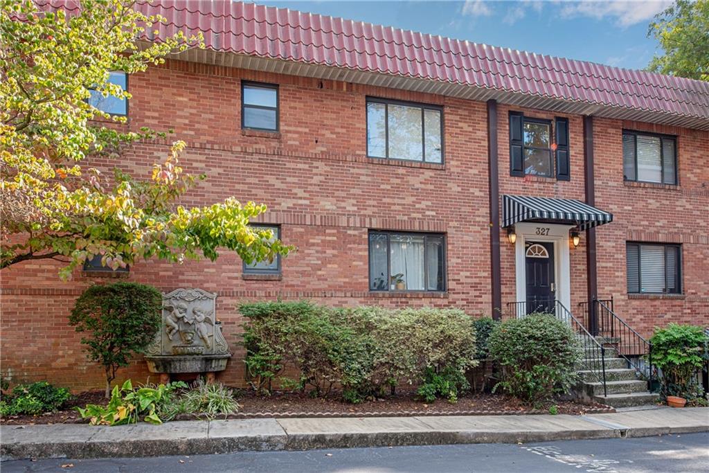 327 3rd Street NE Unit 1
