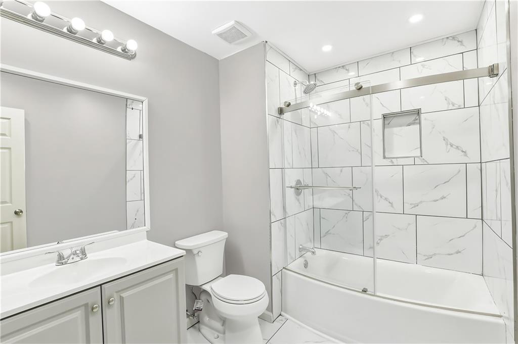4900 Bayside Court Property Photo 15