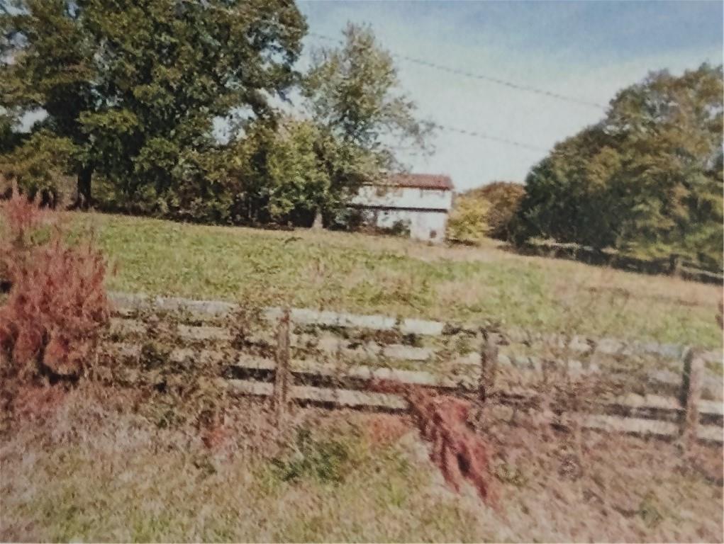 810 Nix Road Property Photo 6