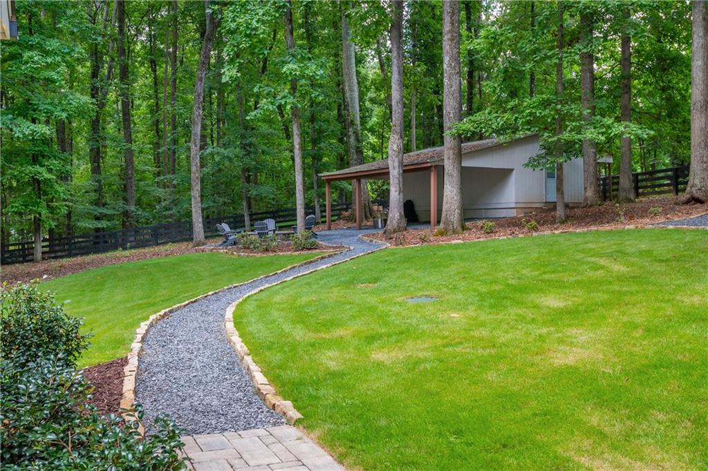 910 Pleasant Hollow Trail Property Photo 6