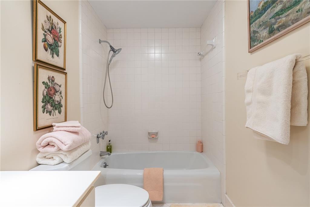 2734 Peachtree Road Nw Unit A404 Property Photo 17