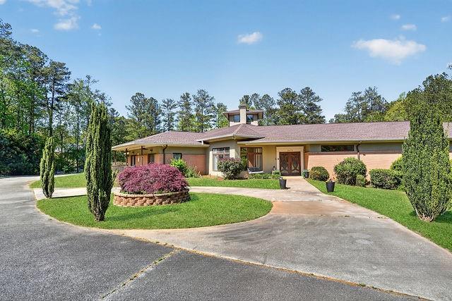 3073 Demooney Road Property Photo 1