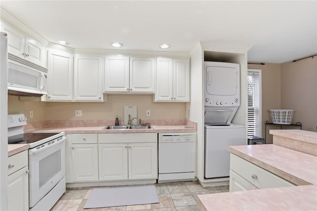 632 Grande View Property Photo 39