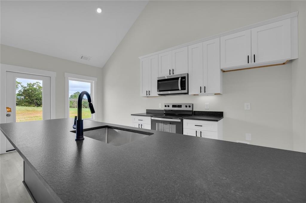 653 Racetrack Road Property Photo 15