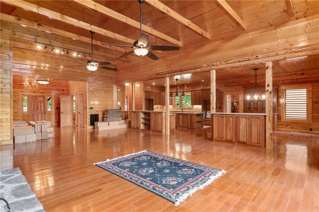 729 Huckleberry Way Property Photo 28