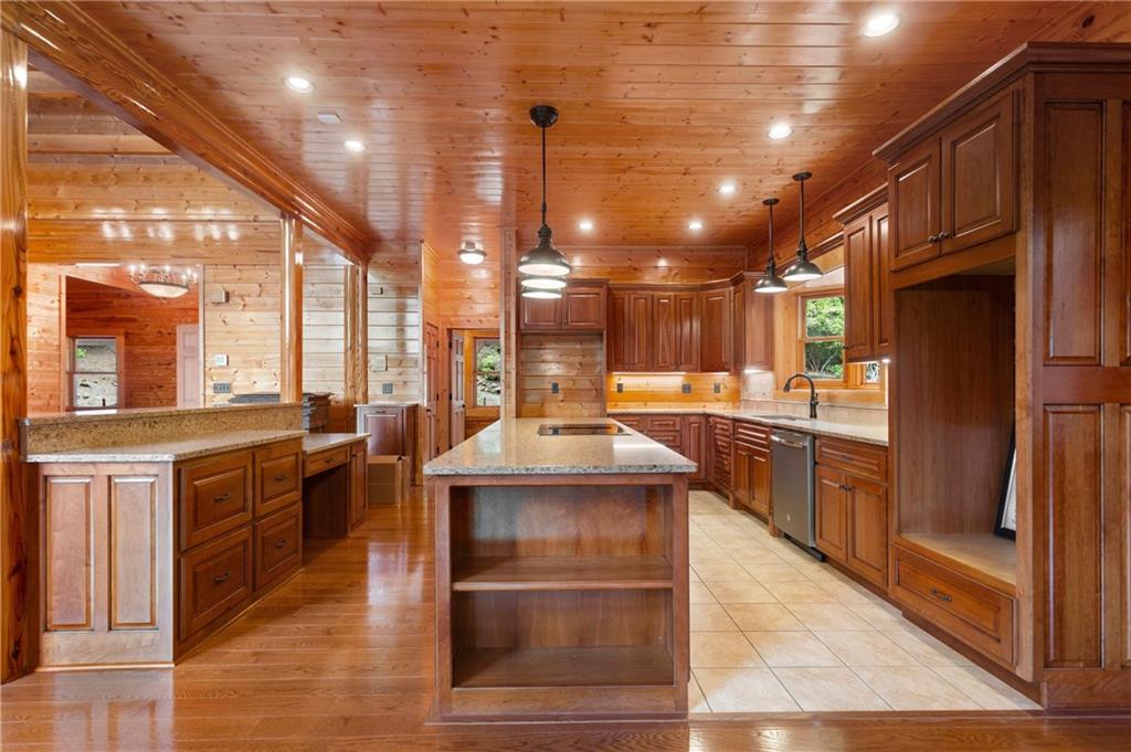 729 Huckleberry Way Property Photo 33