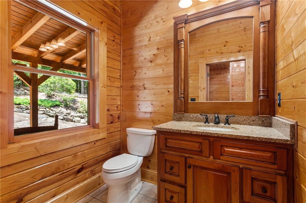 729 Huckleberry Way Property Photo 39