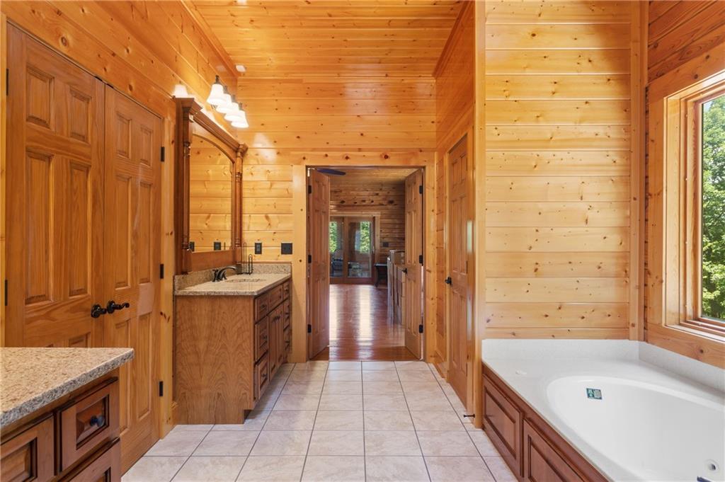 729 Huckleberry Way Property Photo 44