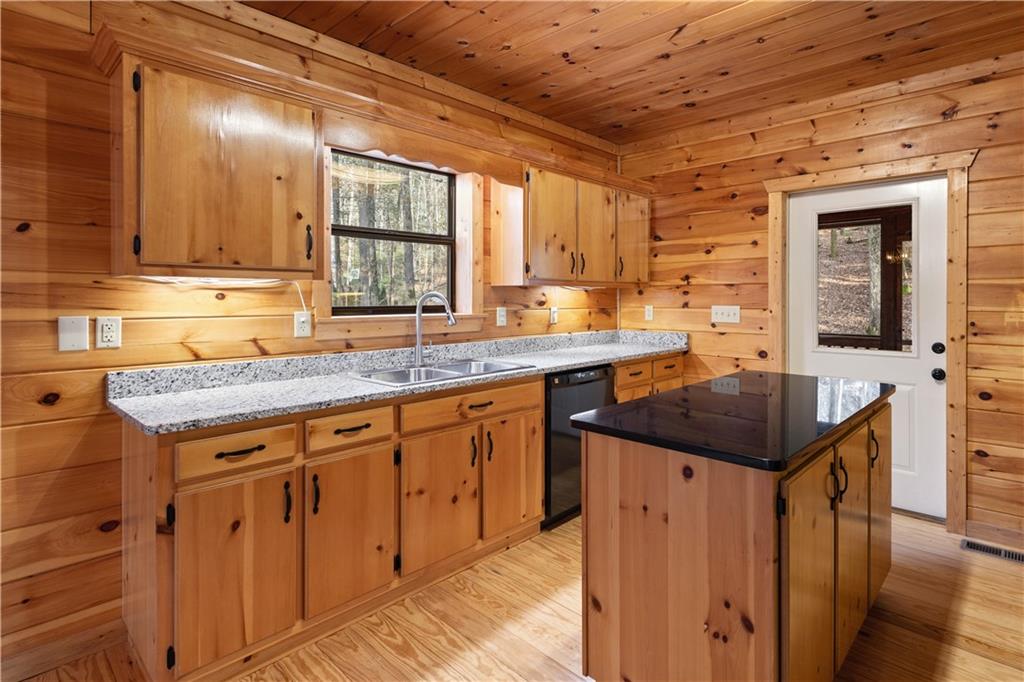 105 River Road Property Photo 4